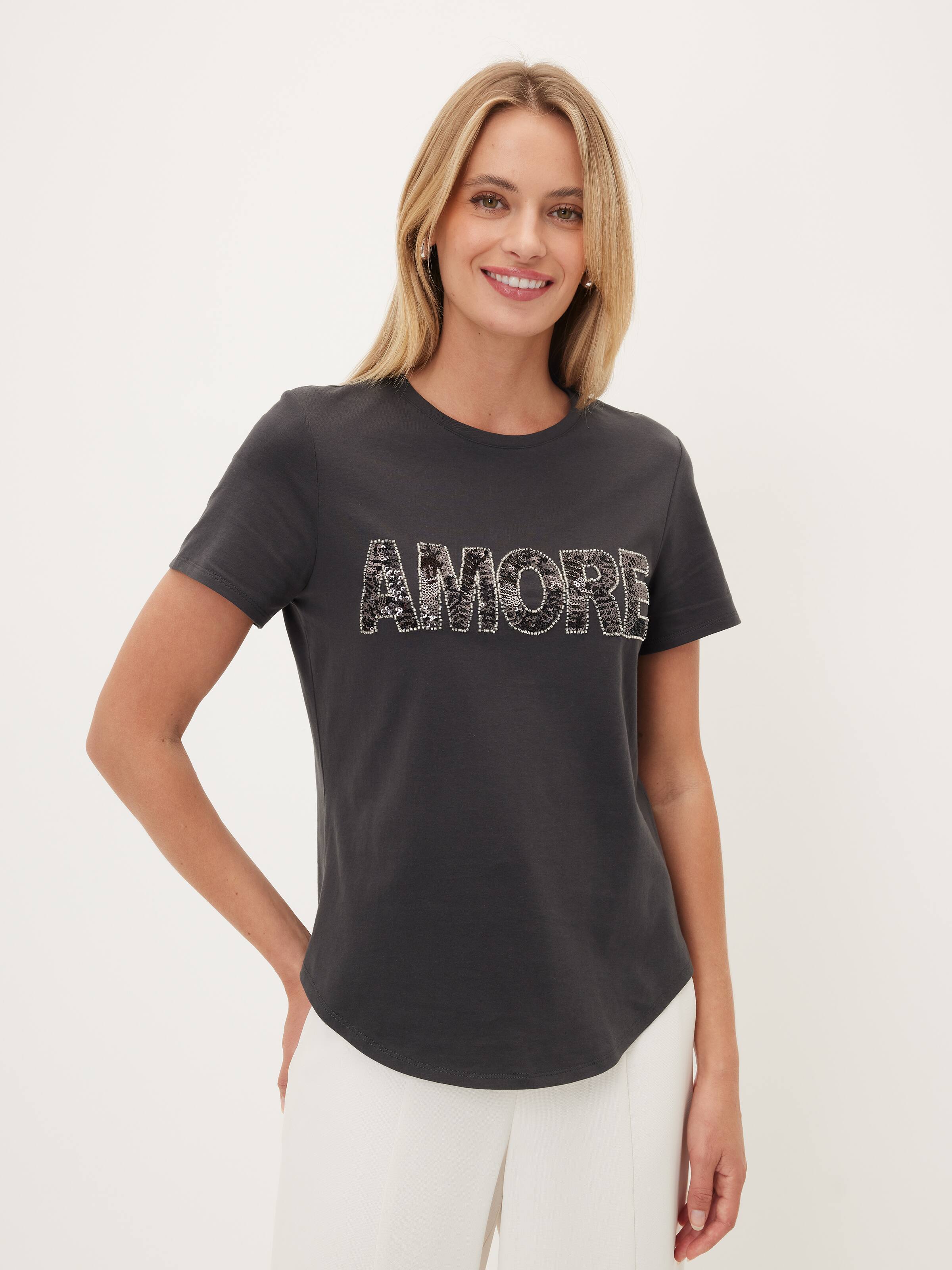 Amore Tee