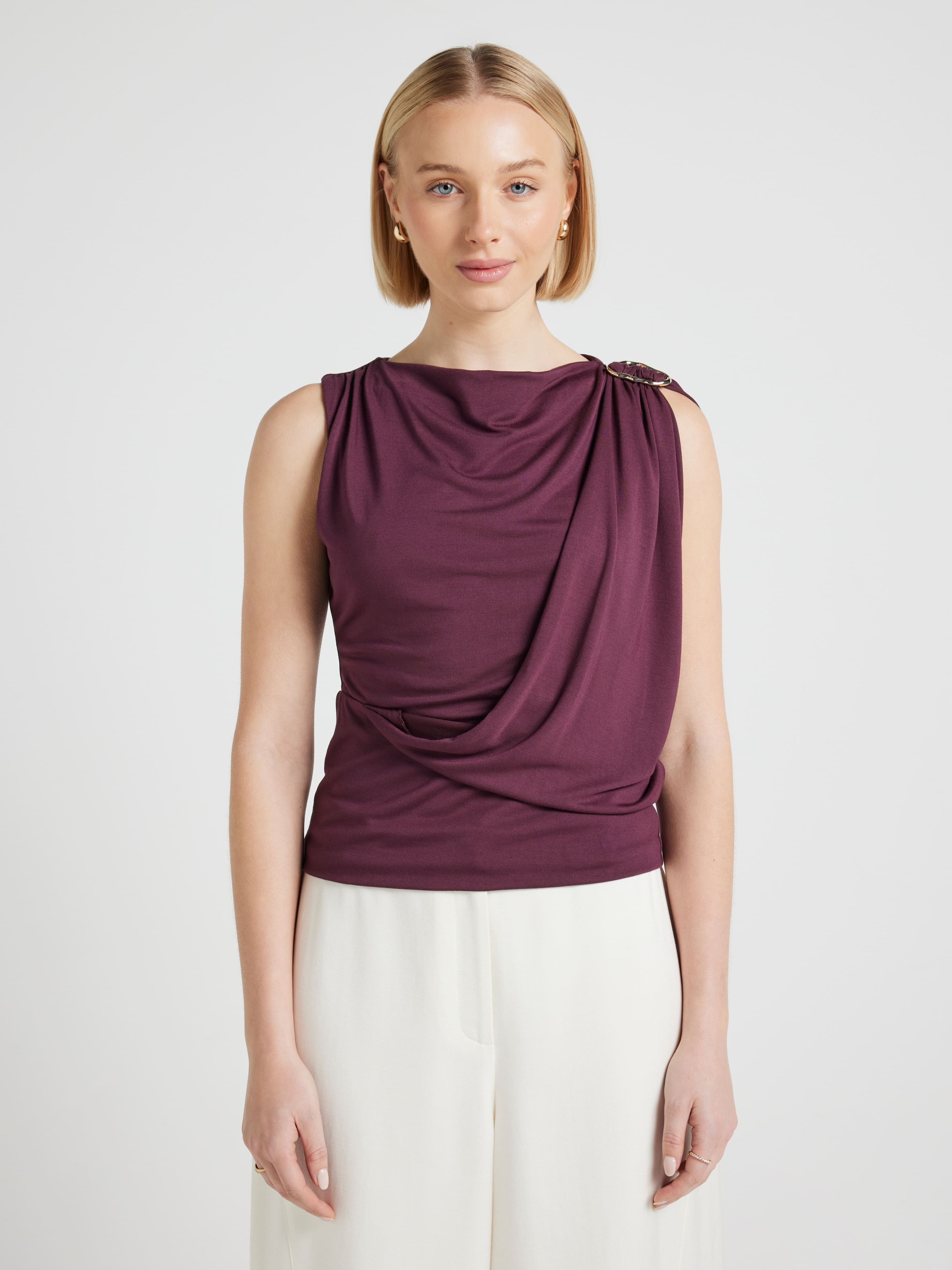 Hailey Hardware Detail Top