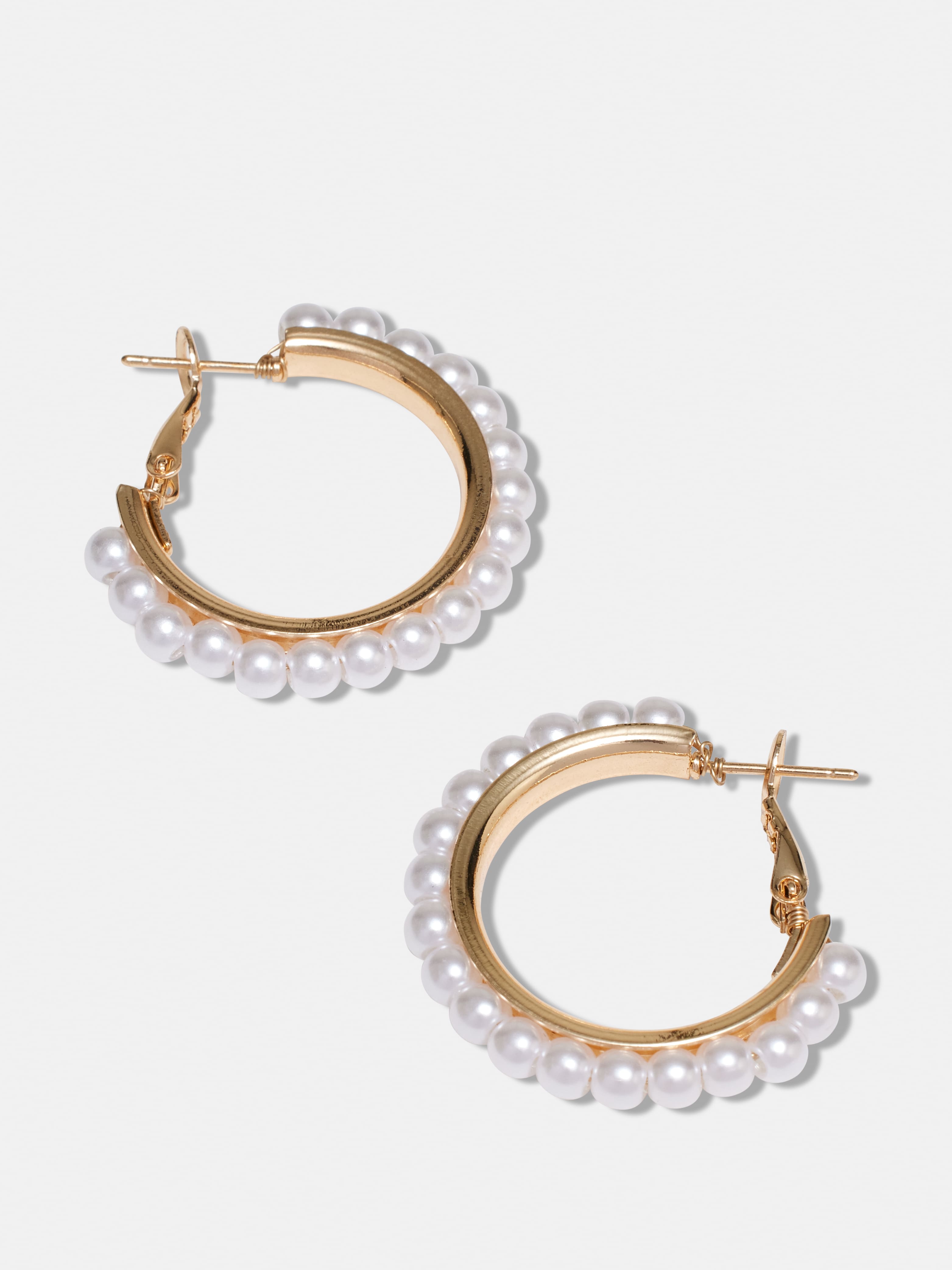 Penny Pearl Hoops                                                                                                               