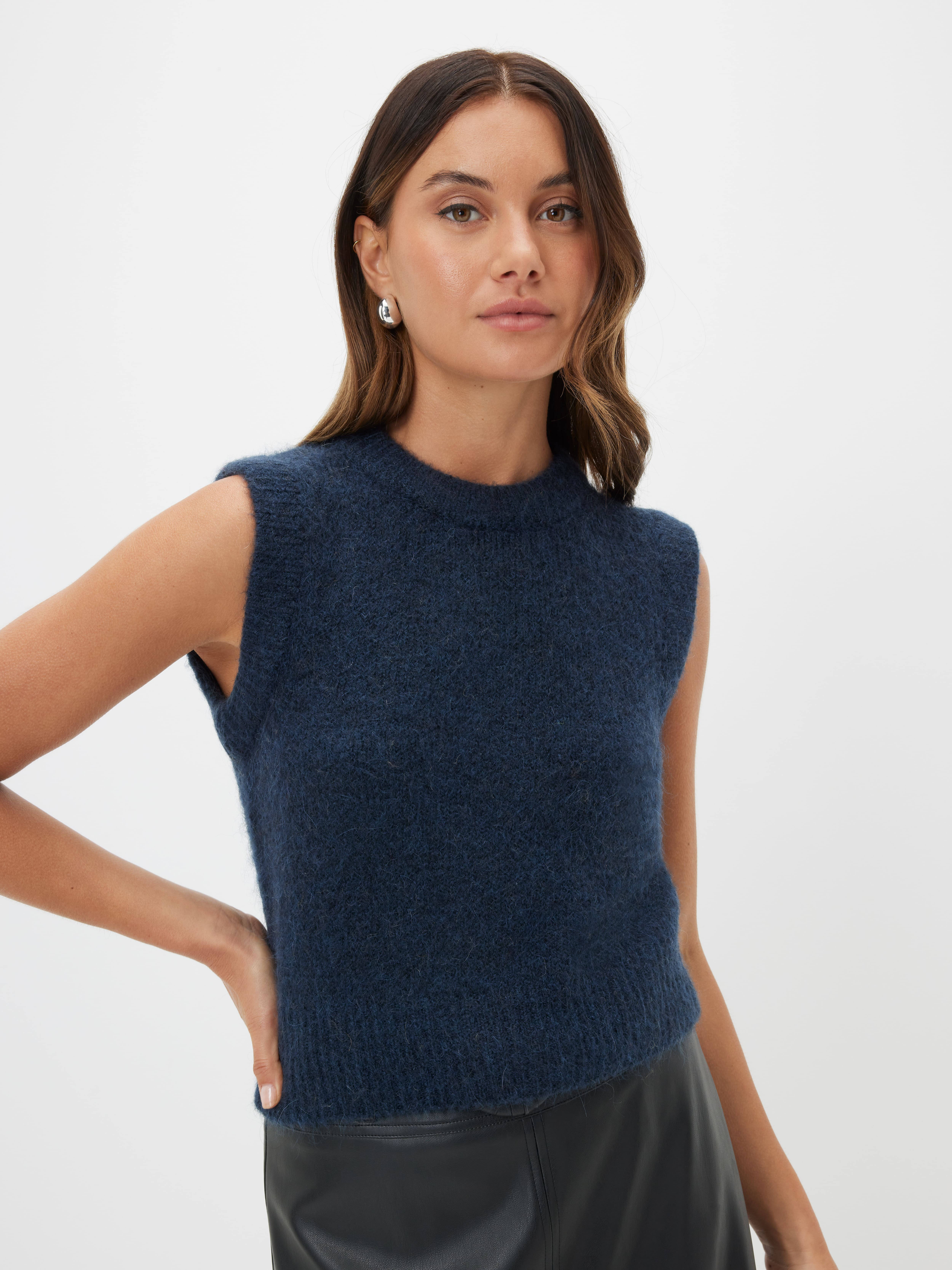 Clara Fluffy Vest                                                                                                               