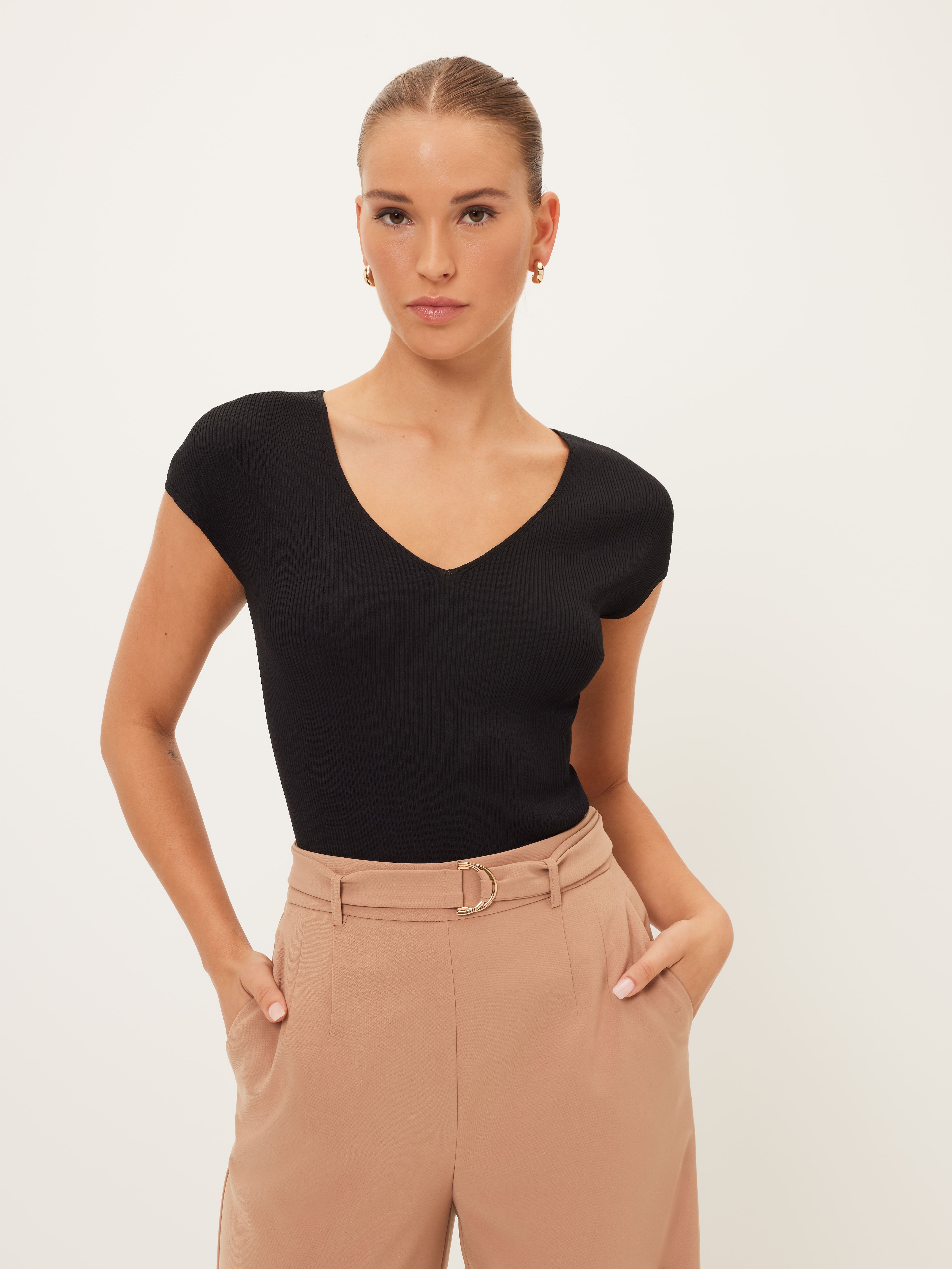 Juno V Neck Knit Top                                                                                                            