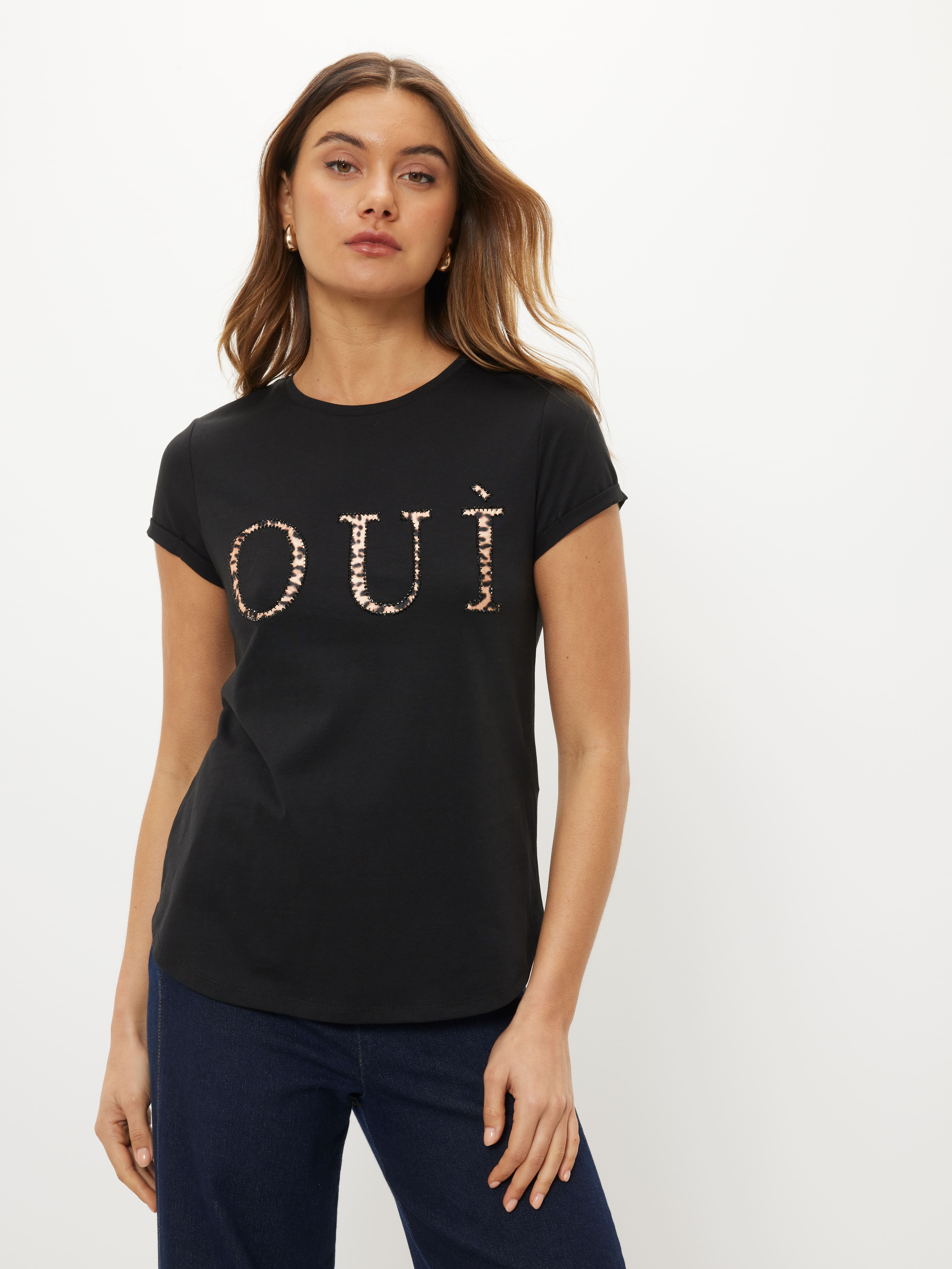 Oui Tee                                                                                                                         