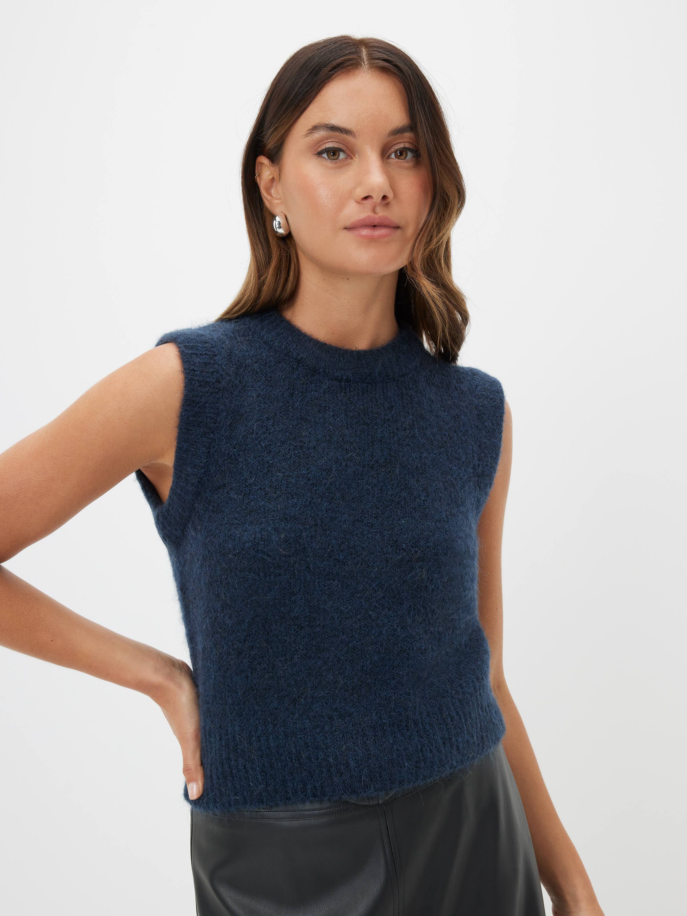 Clara Vest